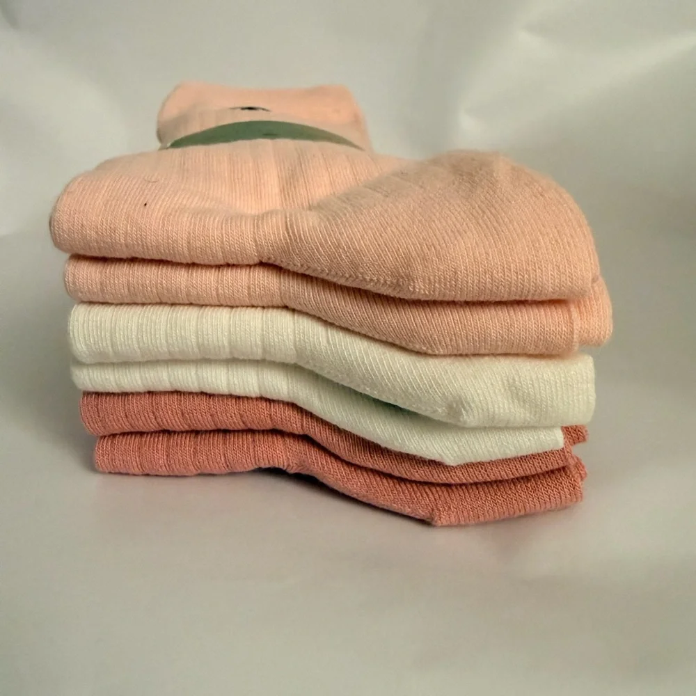 ♠️ Kate Spade Soft Pink, Cream, and Rose Crew Socks. NWT. OS